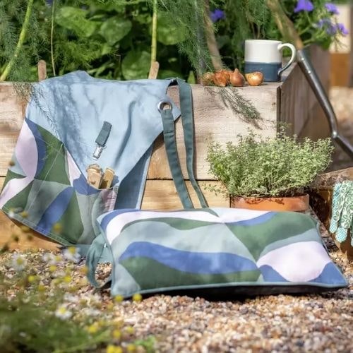 Habitat Gardening Kneeler And Apron Set