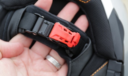 schuberth_C5_008 Schuberth C5 strap