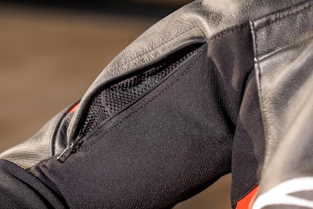 Alpinestars-Faster-V2-leather-jacket-05