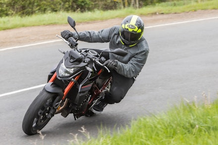 Roadskin-Taranis-Elite-AAA-review-05