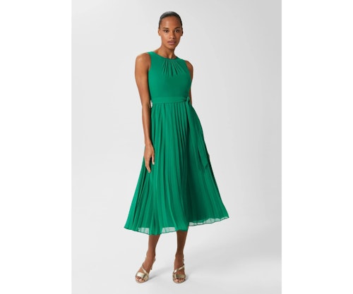 wedding-guest-outfit-over-50s