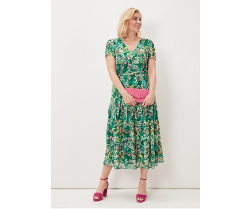 wedding-guest-outfit-over-50s