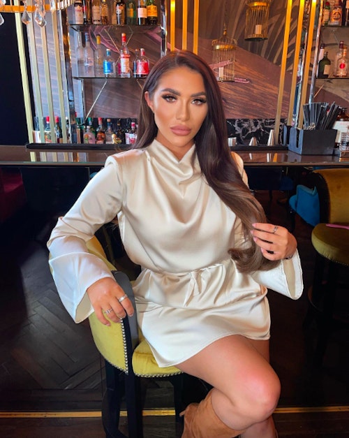 chloe brockett outfit