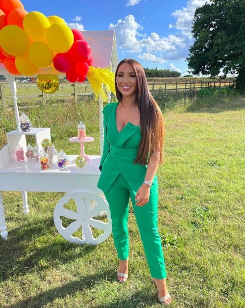 Instagram / chloebrockett chloe brockett outfit