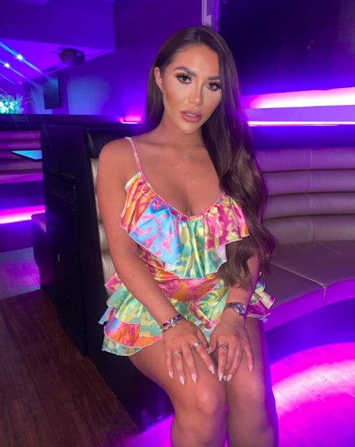 Chloe Brockett outfit