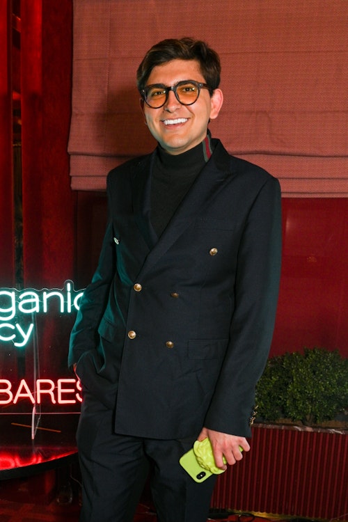 navid-sole-celebs-go-dating