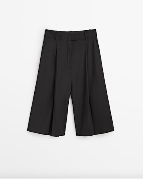 Bermuda Shorts With Darts