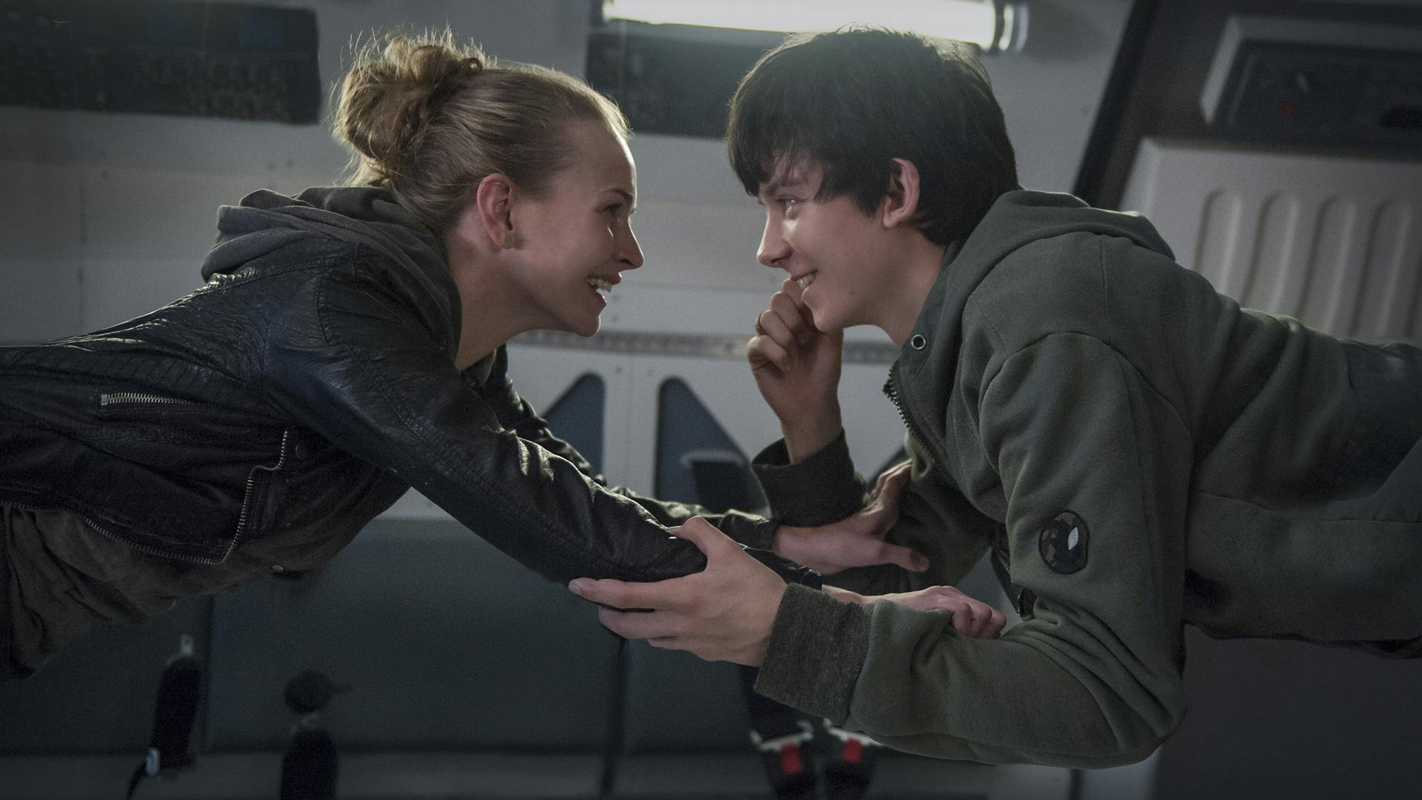 britt robertson asa butterfield the space between us