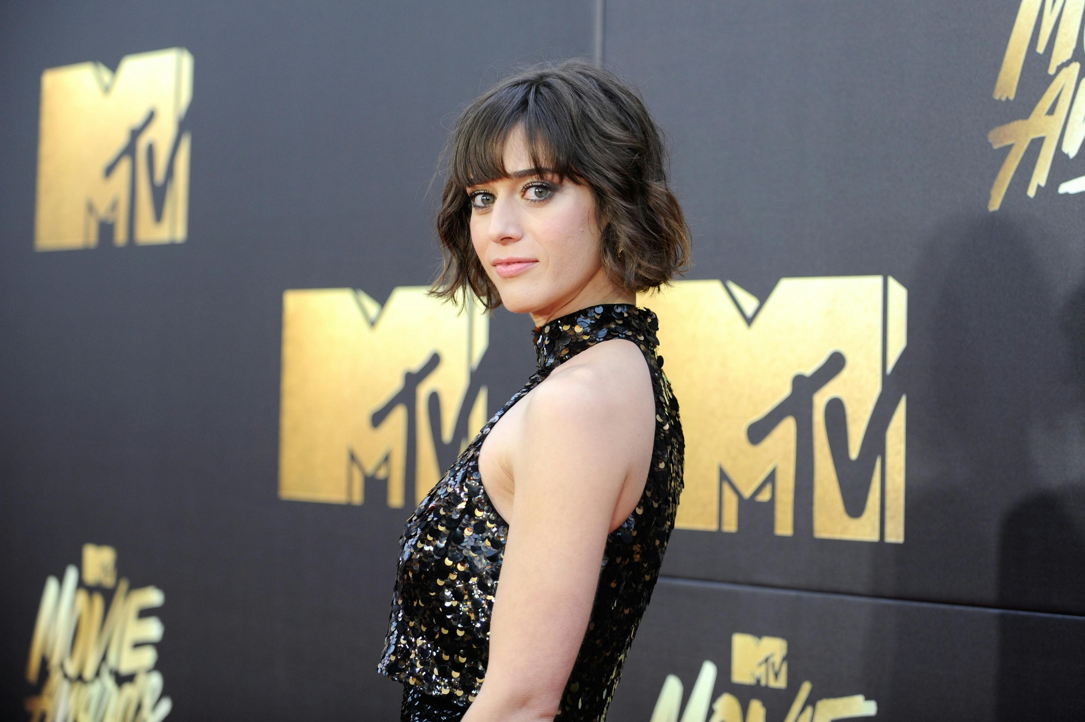 Lizzy Caplan