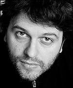 Fresnadillo Flies From The Crow