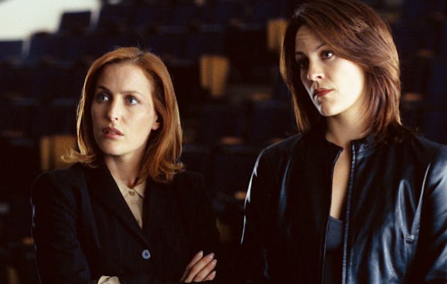 Annabeth-Gish-Back-X-Files