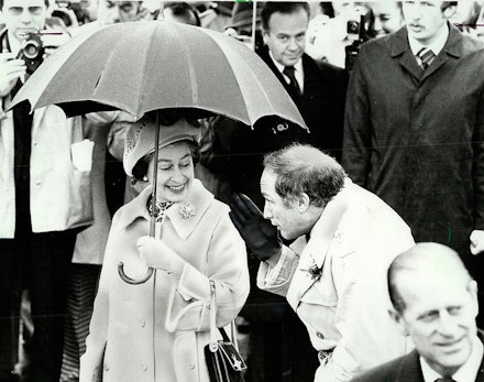 justin-trudeau-queen-elizabeth justin-trudeau-queen-elizabeth