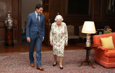 justin-trudeau-queen-elizabeth justin-trudeau-queen-elizabeth
