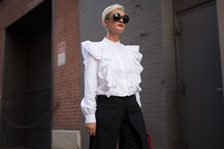 Street style spring workwear: monochrome Street style spring workwear: monochrome