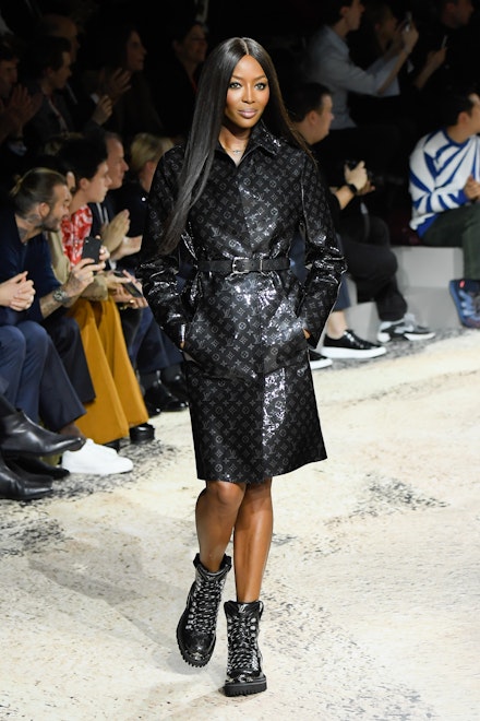 Why Kate Moss And Naomi Campbell Just Made A Surprise Runway Appearance Why Kate Moss And Naomi Campbell Just Made A Surprise Runway Appearance