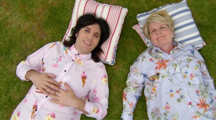 Noel Fielding and Sandi Toksvig Great British Bake Off Noel Fielding and Sandi Toksvig Great British Bake Off