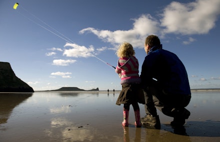 Flying-a-kite,-Rhossili-bay%C2%A9NT-Images-John-Millar-2 Flying-a-kite,-Rhossili-bay%C2%A9NT-Images-John-Millar-2