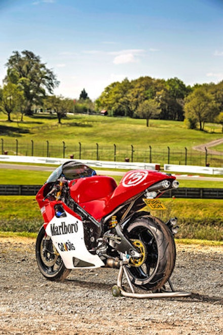 TAKEN TO THE MAX - YAMAHA RD/YZR TAKEN TO THE MAX - YAMAHA RD/YZR