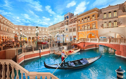 Shop ’til you drop in Las Vegas Shop ’til you drop in Las Vegas