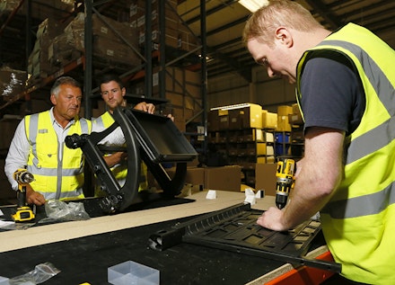 EXCLUSIVE FIRST REVIEW OF PRESTON INNOVATIONS' NEW CARBON SEATBOX EXCLUSIVE FIRST REVIEW OF PRESTON INNOVATIONS' NEW CARBON SEATBOX