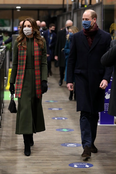 kate middleton royal train tour scarf kate middleton royal train tour scarf