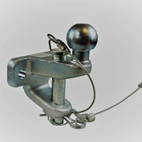 Maypole ball and hitch tow bar