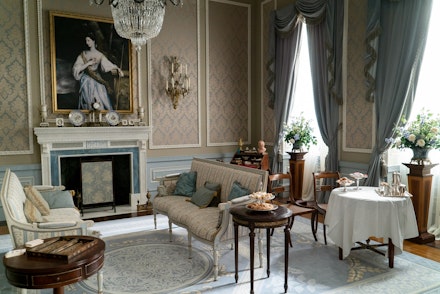 The Bridgerton house in the show The Bridgerton house in the show
