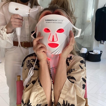 Kaley Cuoco Golden Globes 2021 Beauty Prep Kaley Cuoco Golden Globes 2021 Beauty Prep