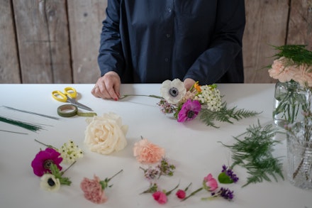 STEP 2 Cut your flower stems STEP 2 Cut your flower stems