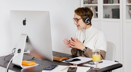 Video chat on wired headset Video chat on wired headset