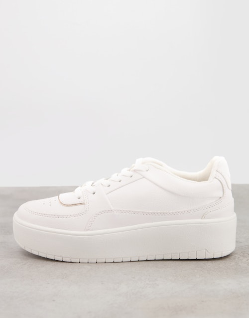 adidas Originals Nizza platform trainers in white Stradivarius flatform trainer in white