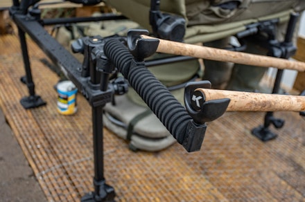 TWO ROD BUTT REST TWO ROD BUTT REST