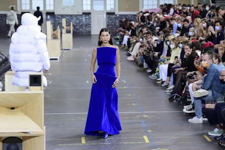 bella hadid on the off-white runway bella hadid on the off-white runway