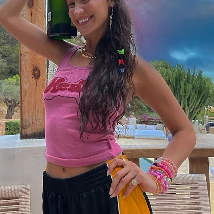 Bella Hadid in her butterfly clips Bella Hadid in her butterfly clips