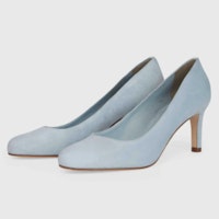 Court shoes