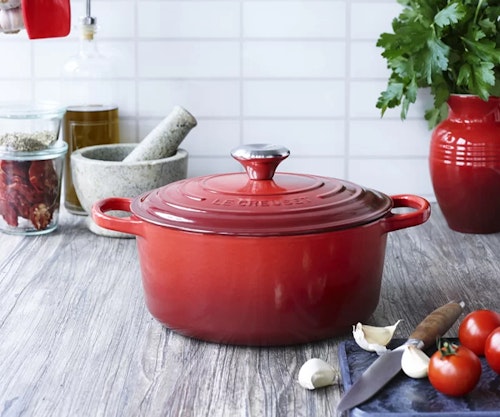 Le Creuset Signature Cast Iron Round Casserole