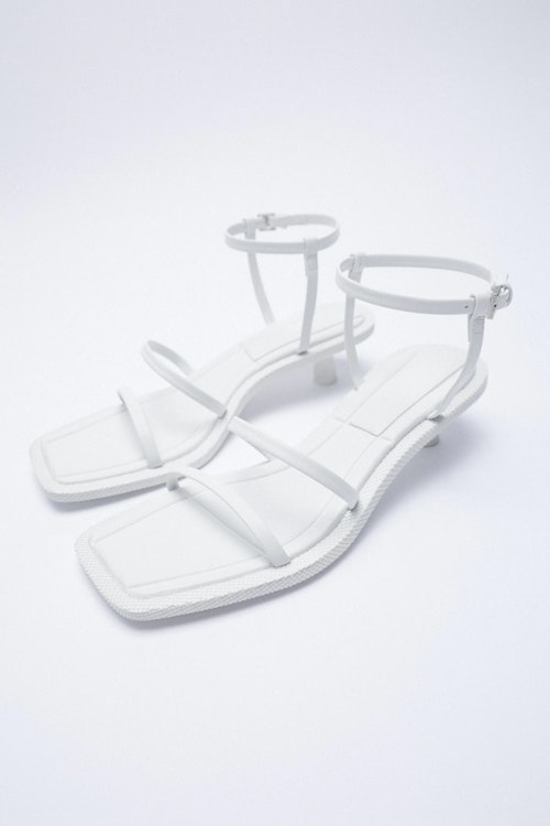 STRAPPY SANDALS WITH RUBBER SOLES