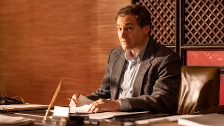 dopesick-michael-stuhlbarg dopesick-michael-stuhlbarg