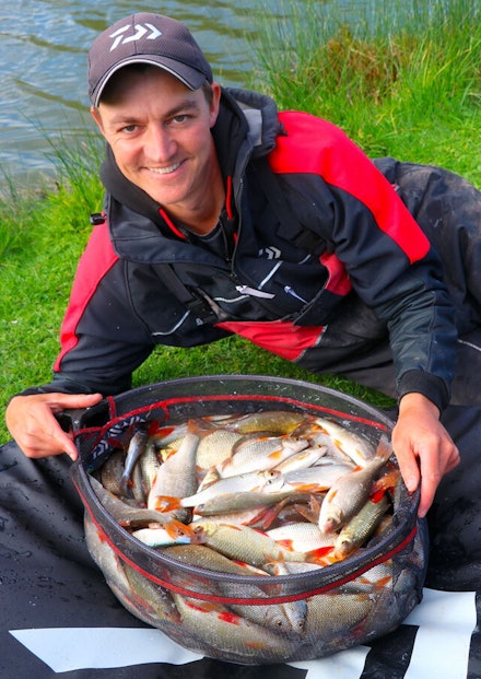 A fine net of silvers for Cameron on the ever-reliable shells A fine net of silvers for Cameron on the ever-reliable shells