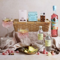 Flagingo Pink Gin Hamper