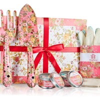 the gift box Petaldew Gardening Giftset