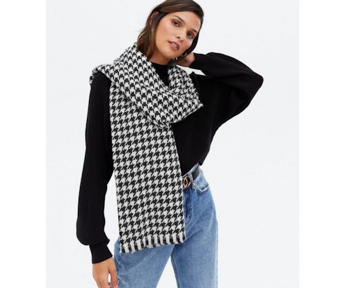 Black Dogtooth Tassel Trim Scarf