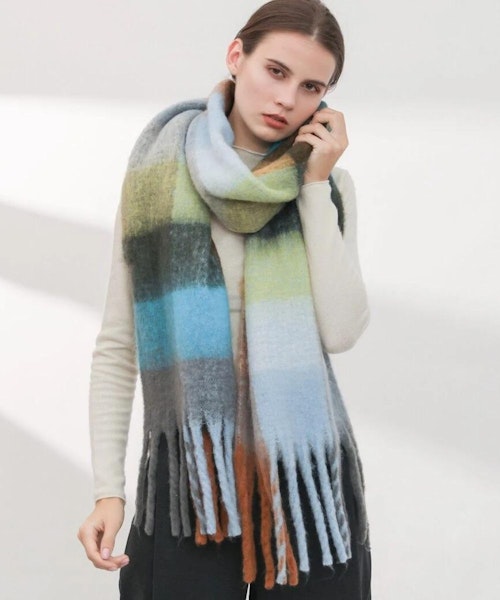 Plaid Pattern Fringe Hem Scarf