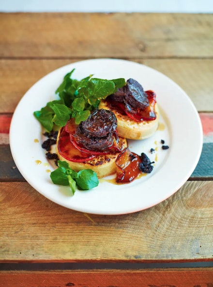 Black pudding crumpets Black pudding crumpets