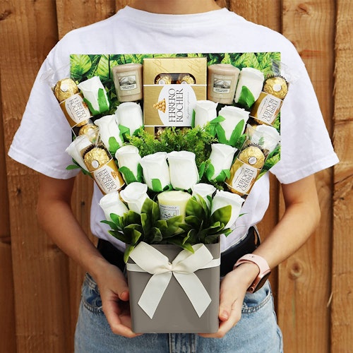 The Yankee Candle Selection Bouquet Gift Hamper with Ferrero Rocher Chocolates & Silk Ivory Roses