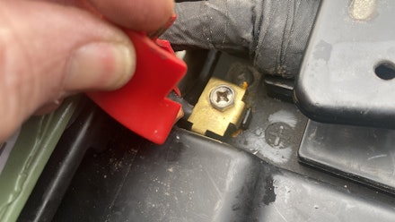Repeat connection process on positive terminal Repeat connection process on positive terminal