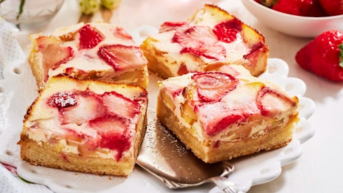 Strawberry, apple & sour cream