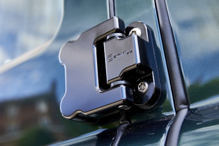 Bowler-Extreme-Defender-110-Double-Cab-Optimill-hinge.jpg