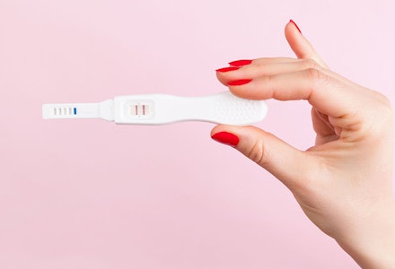 four-weeks-pregnant-pregnancy-test