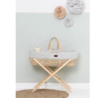THE LITTLE GREEN SHEEP NATURAL QUILTED MOSES BASKET & MATTRESS DOVE RICE